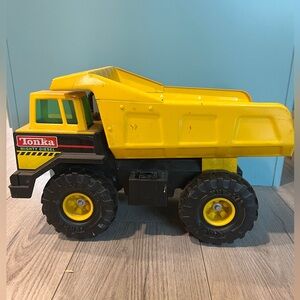 Vintage Tonka Mighty Diesel Dump Truck